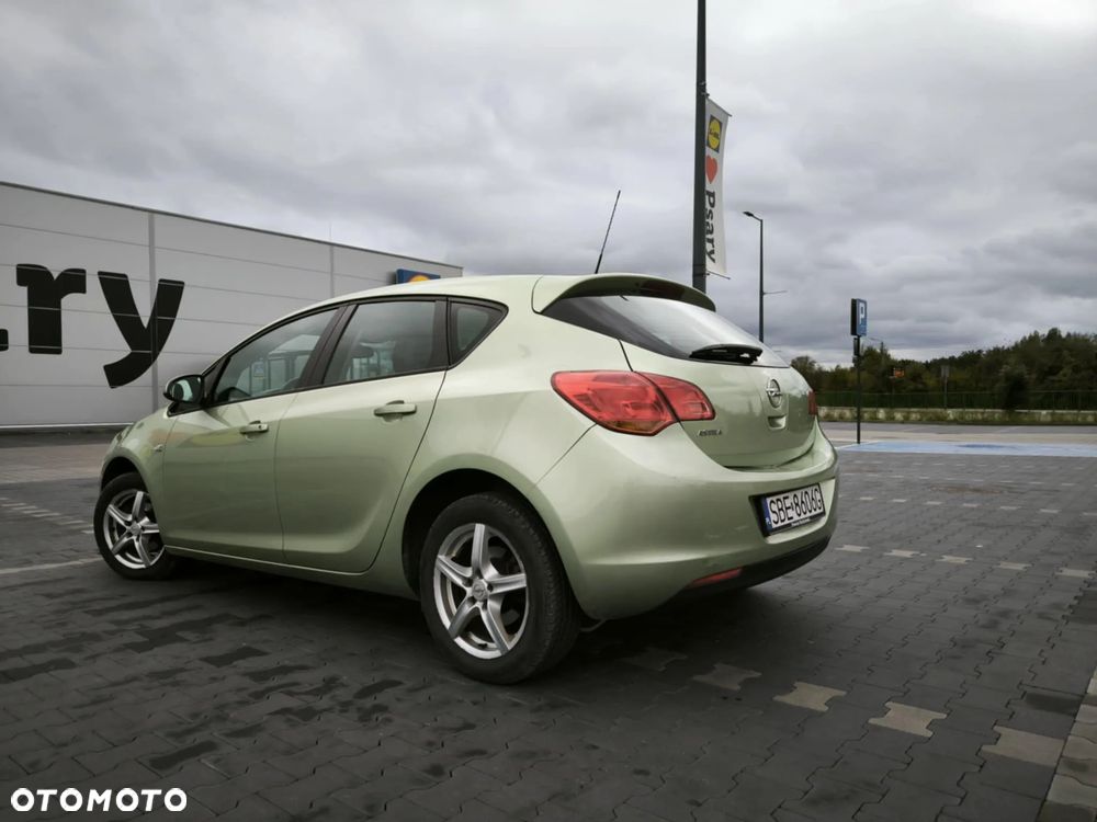 Opel Astra 1.6 Cosmo - 8