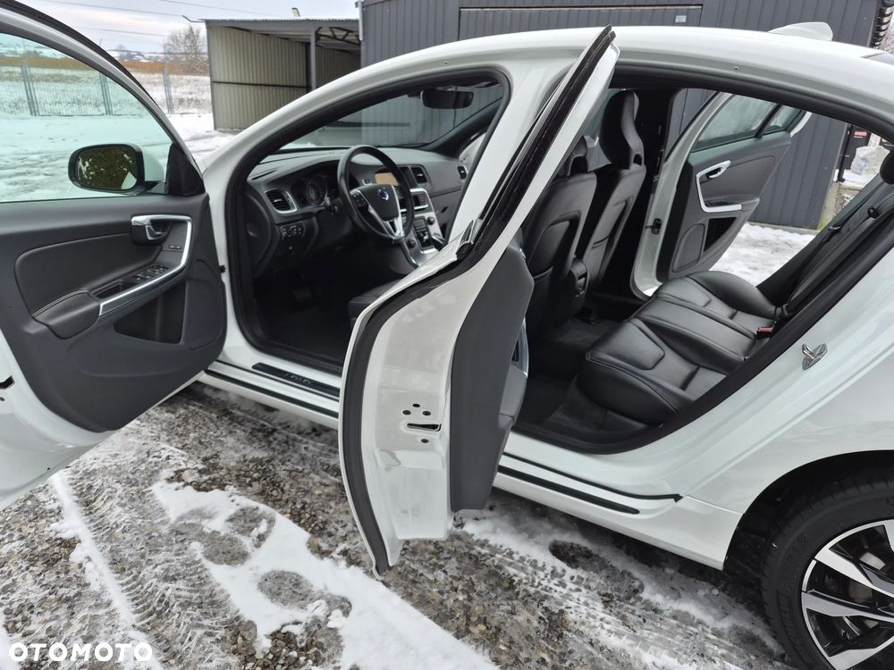 Volvo S60 D4 Geartronic Linje Svart - 27