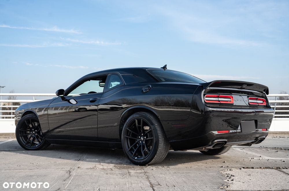 Dodge Challenger 6.4 Scat Pack - 3