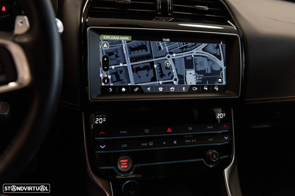 Jaguar XE 2.0 i4 R-Dynamic HSE AWD - 18