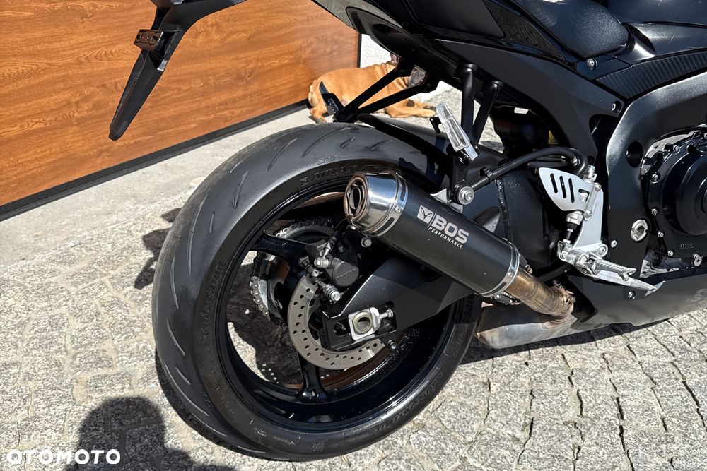 Suzuki GSX-R - 10