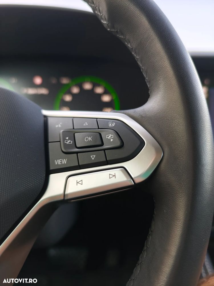 Volkswagen Touareg V6 TDI 4MOTION Elegance - 25