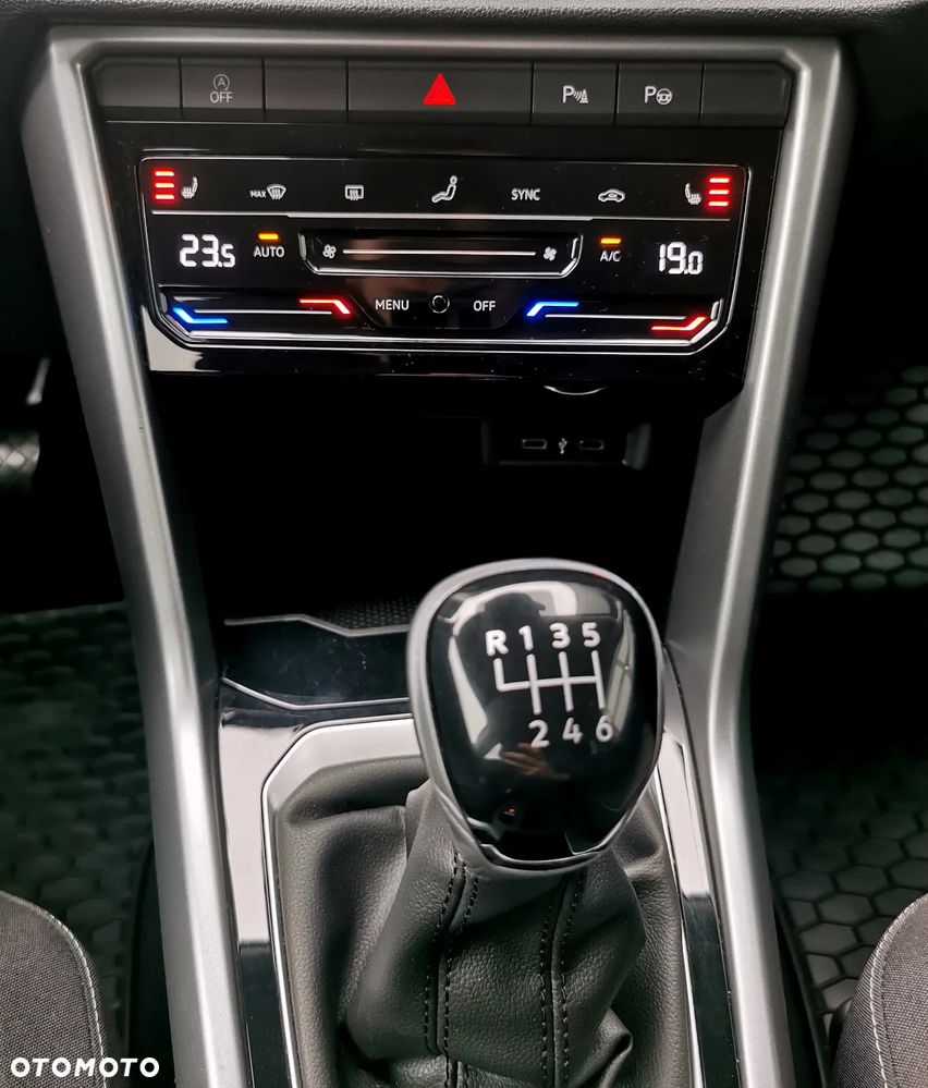 Volkswagen T-Roc 1.0 TSI Life - 11