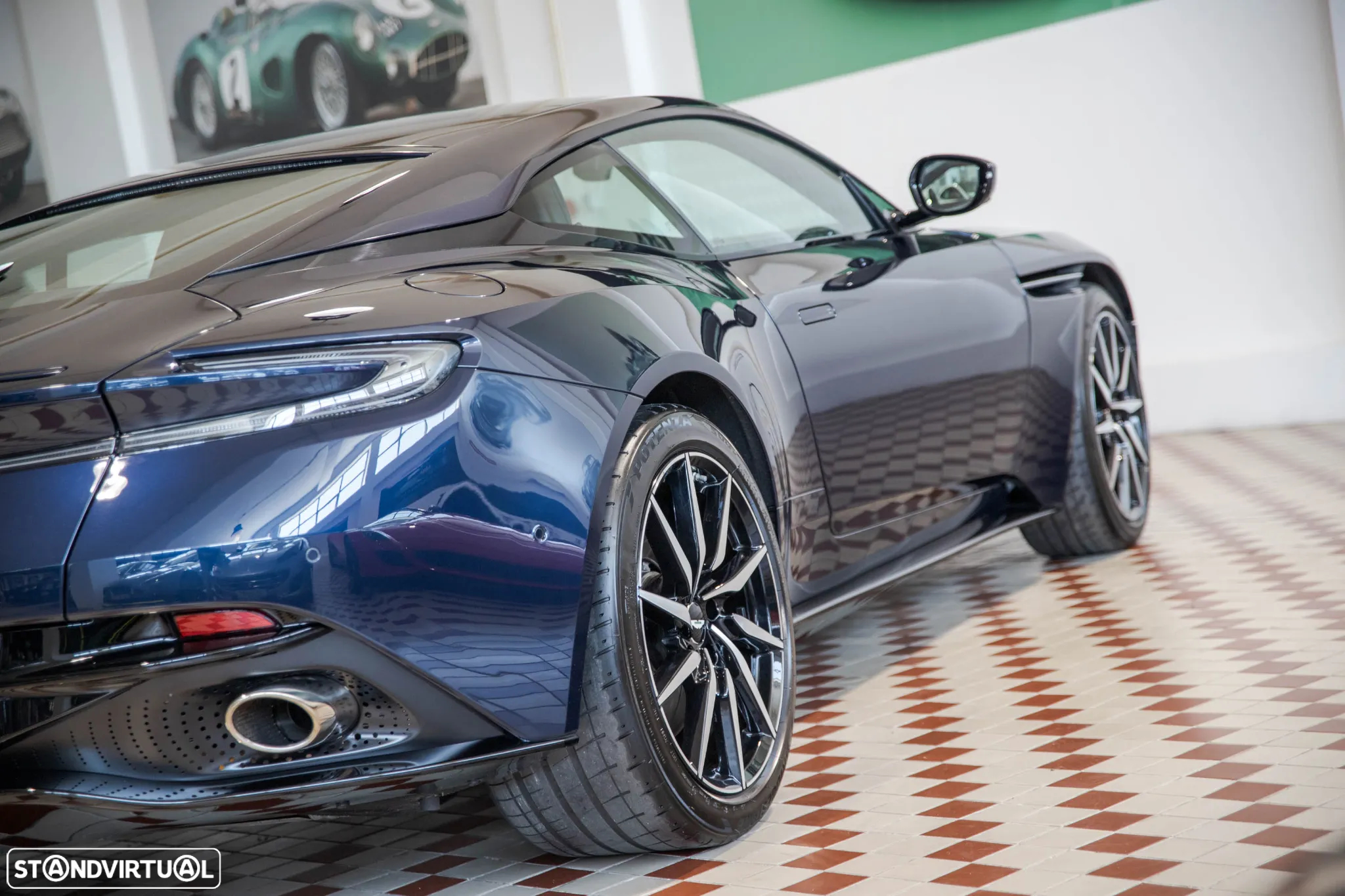 Aston Martin DB11 Coupé V8 Auto - 6
