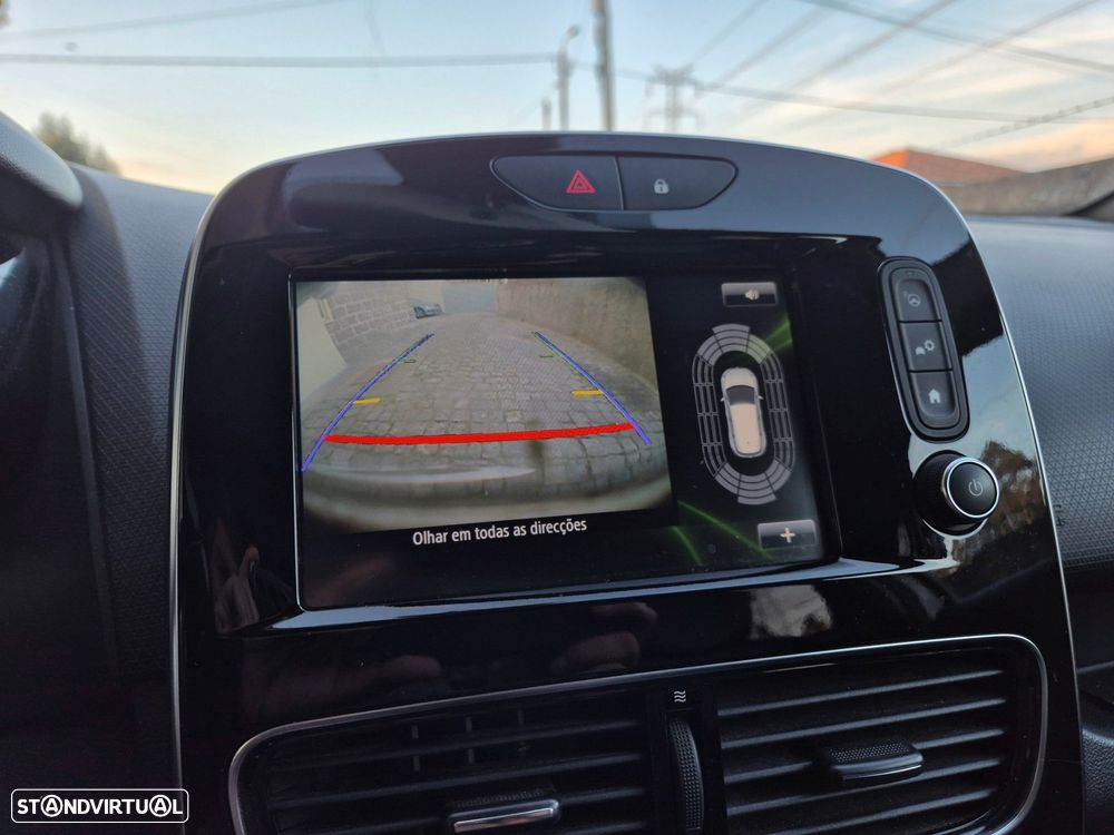 Renault Clio Sport Tourer (Energy) dCi 90 EDC Bose Edition - 24