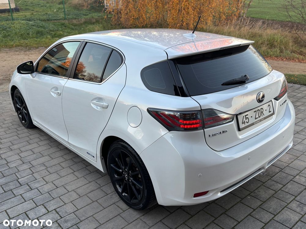 Lexus CT 200h Prestige - 8