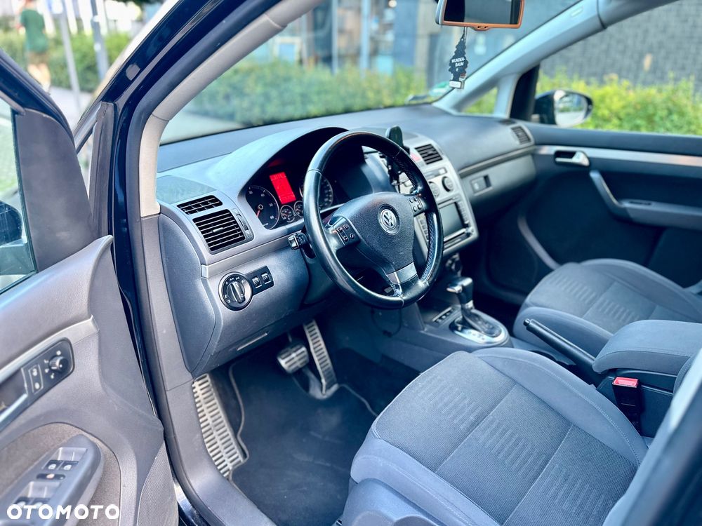 Volkswagen Touran 2.0 TDI DSG United - 5
