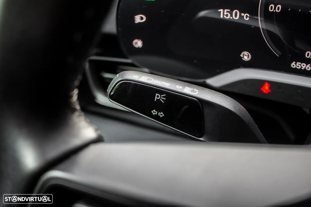 Porsche Taycan Cross Turismo 4 - 18