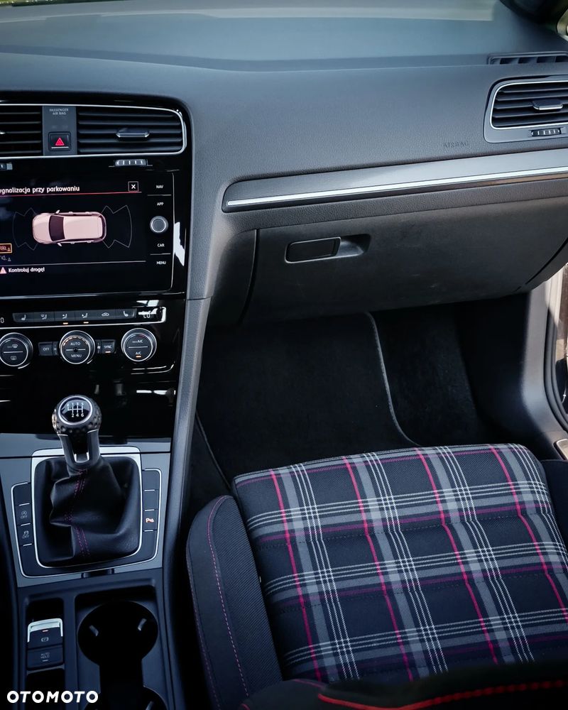 Volkswagen Golf 2.0 TSI BMT GTI Performance - 30