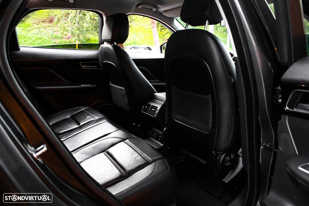 Jaguar F-Pace 20d Aut. Prestige - 34