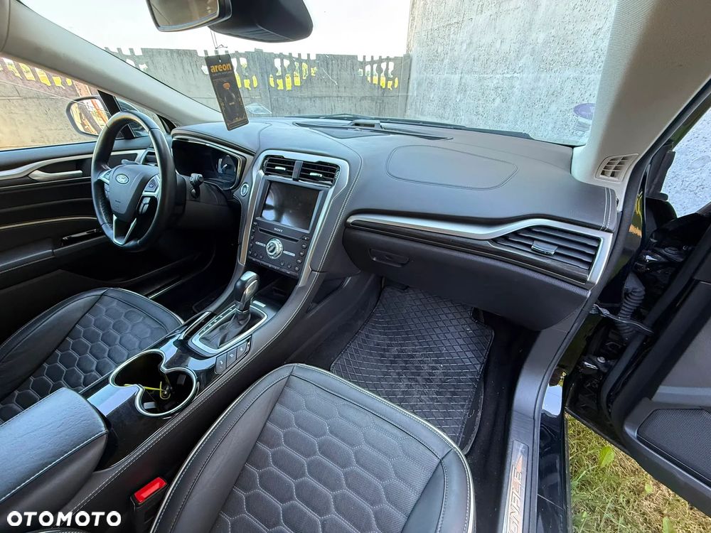 Ford Mondeo Vignale 2.0 Hybrid - 9