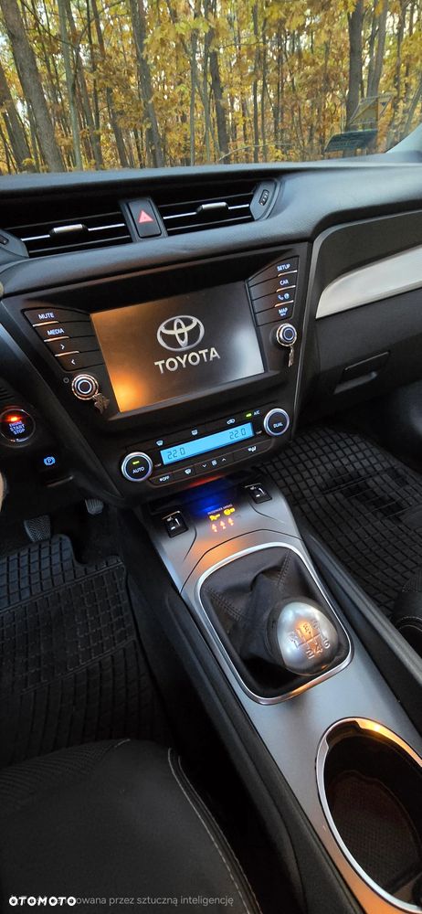 Toyota Avensis 2.0 D-4D Premium - 11