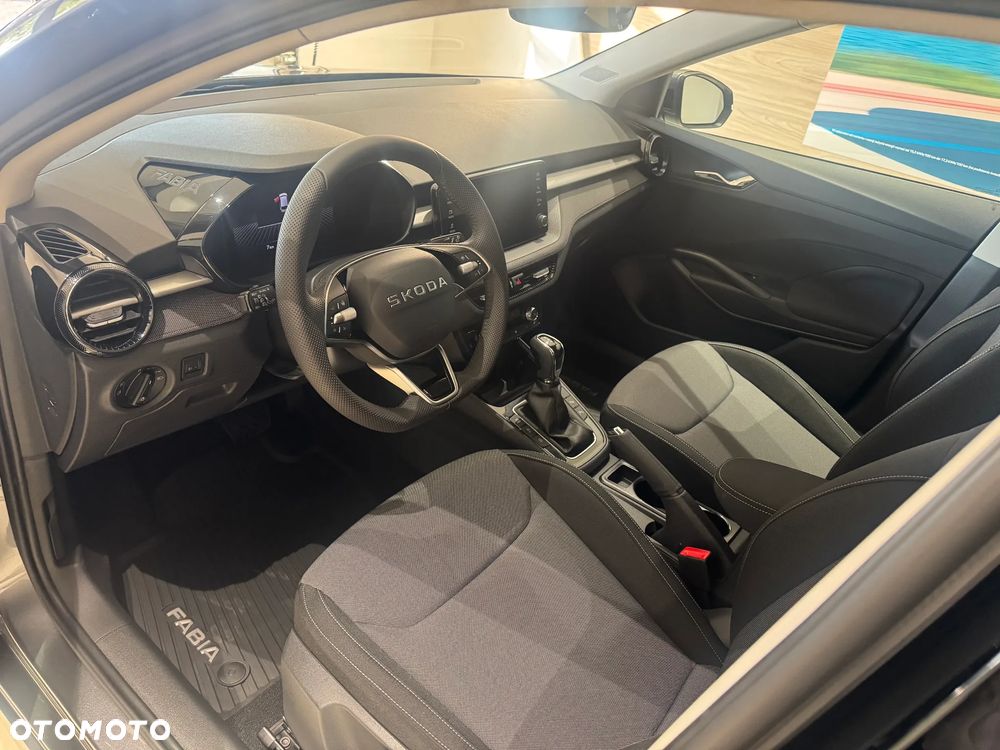 Skoda Fabia 1.0 TSI Drive DSG - 5