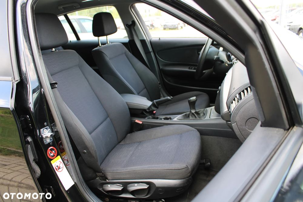 BMW Seria 1 116i - 28