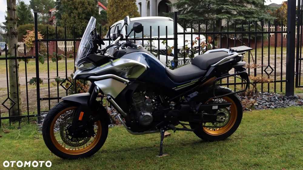 CFMoto 800MT Touring - 11