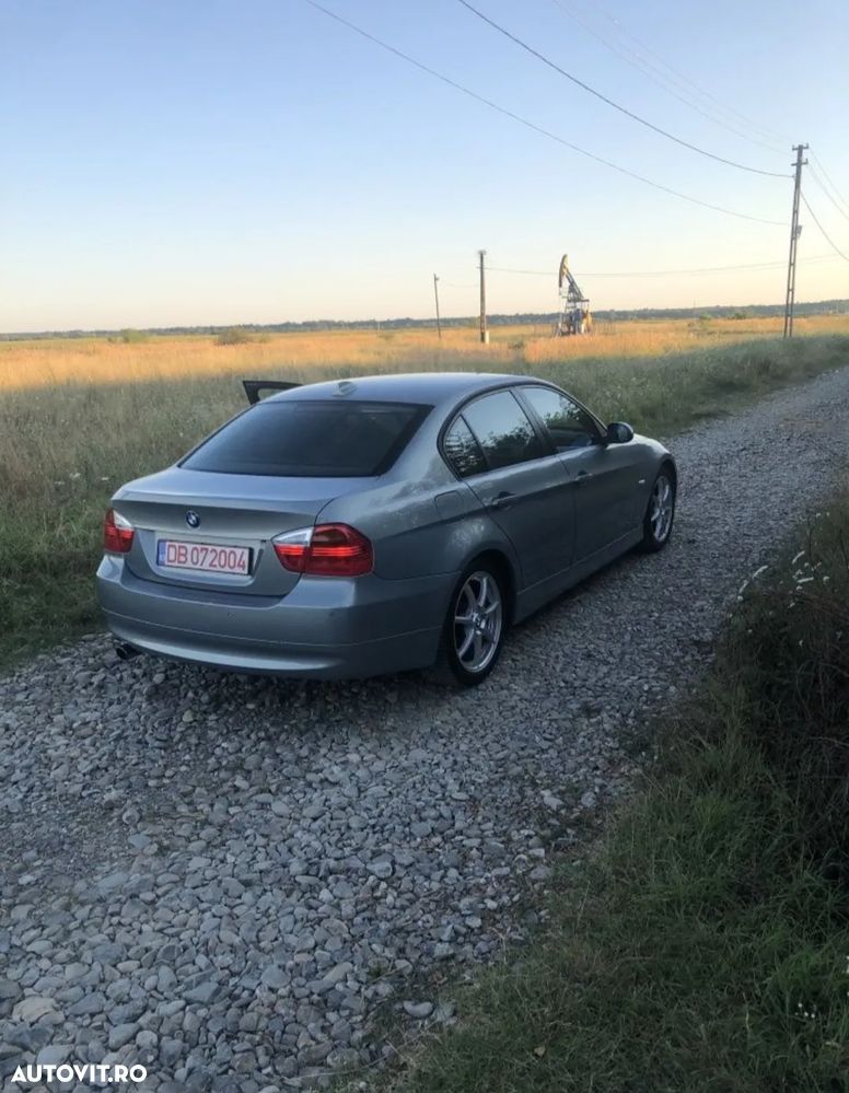 BMW Seria 3 320i - 4