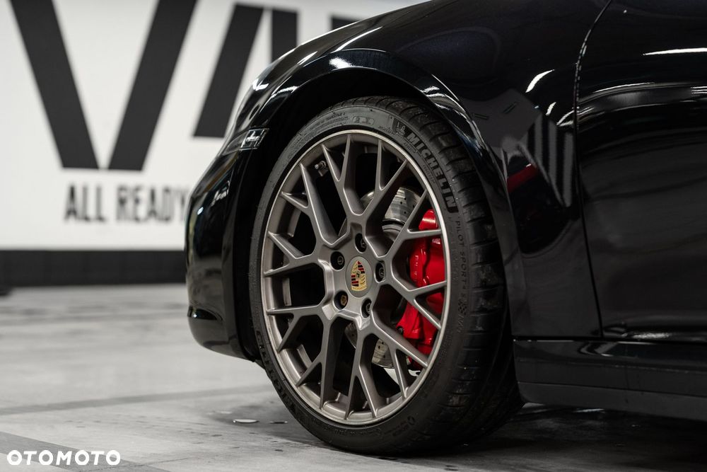 Porsche 911 Carrera 4S - 6