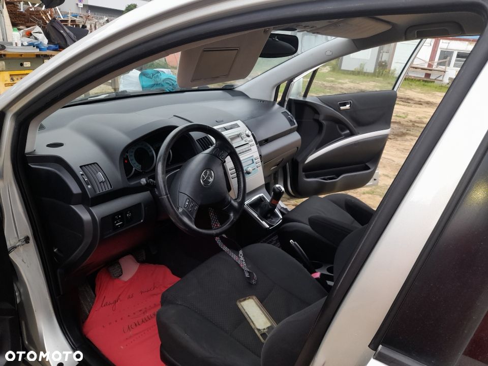 Toyota Corolla Verso 1.8 Prestige 7os - 31