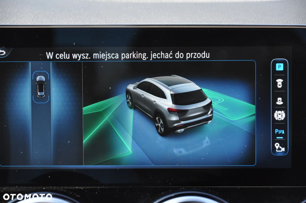 Mercedes-Benz GLA - 29