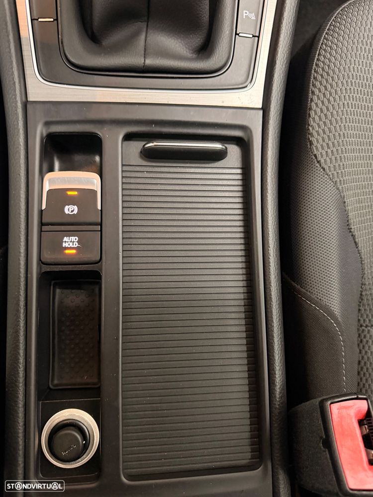 VW Golf 1.6 TDi BlueMotion Confortline - 34