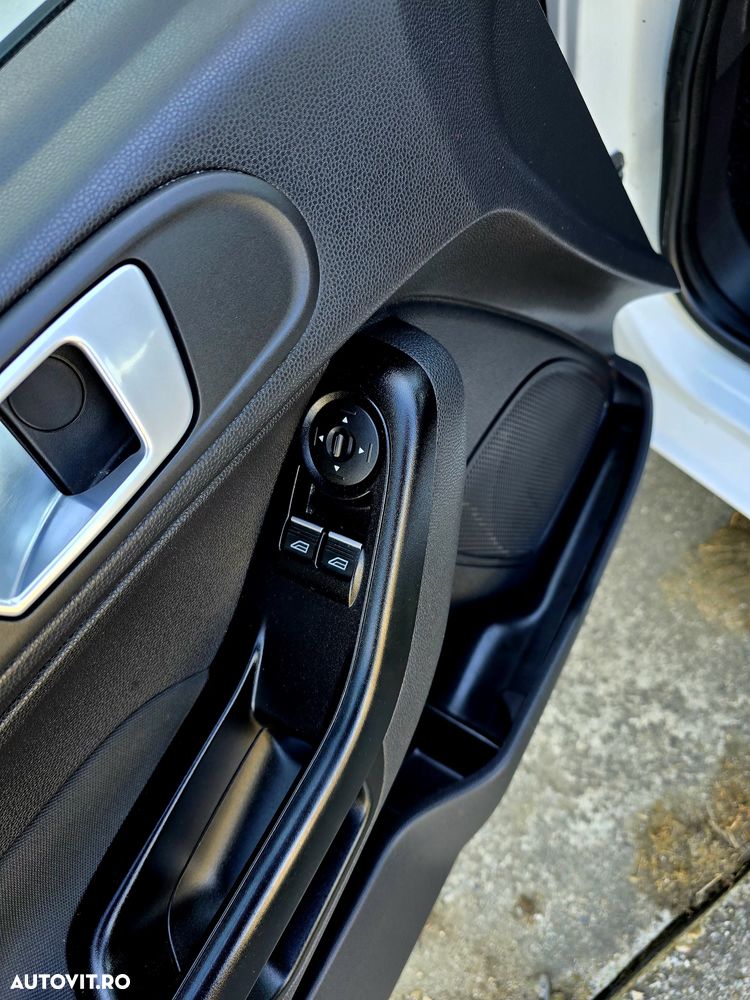 Ford Fiesta 1.5 TDCi Titanium - 19