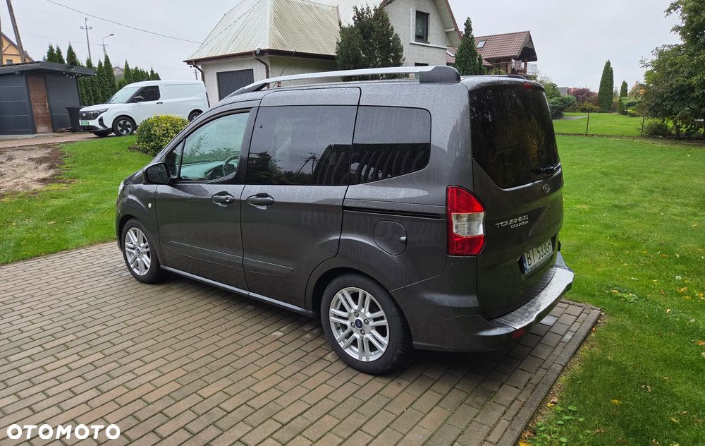 Ford Tourneo Courier 1.5 TDCi Titanium - 4