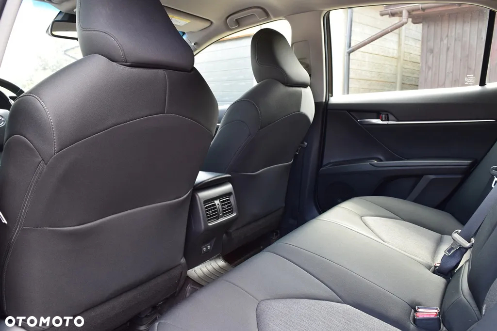 Toyota Camry 2.5 Hybrid Comfort CVT - 32