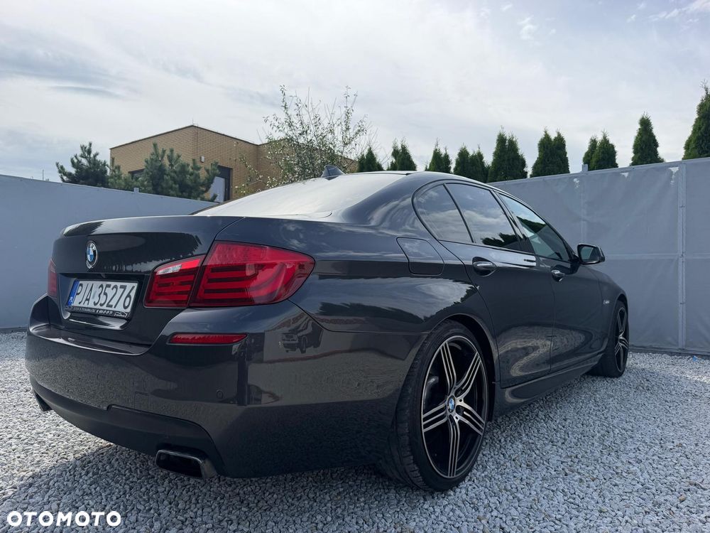 BMW Seria 5 550i xDrive - 9