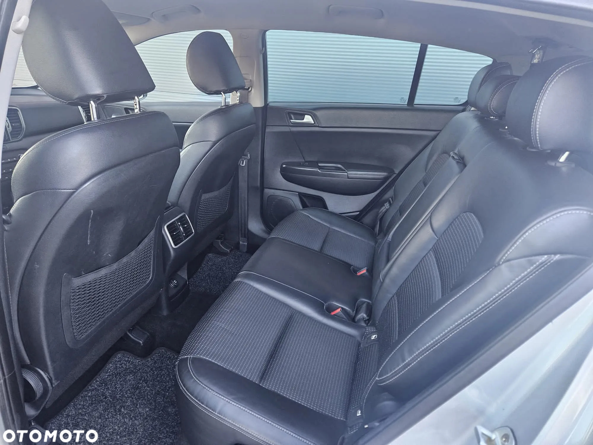 Kia Sportage 1.7 CRDI 2WD Dream-Team Edition - 11