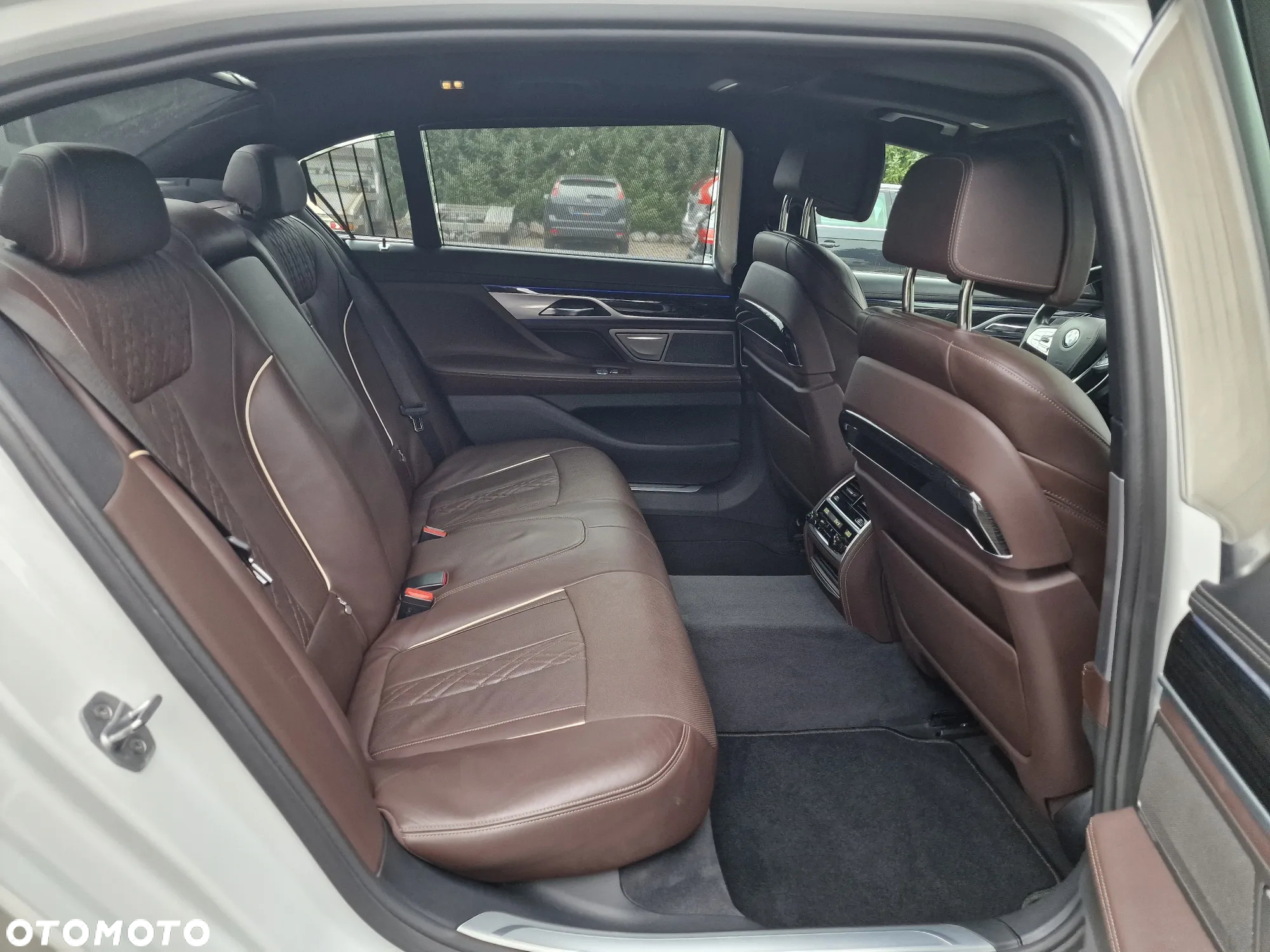 BMW Seria 7 750Li xDrive - 19