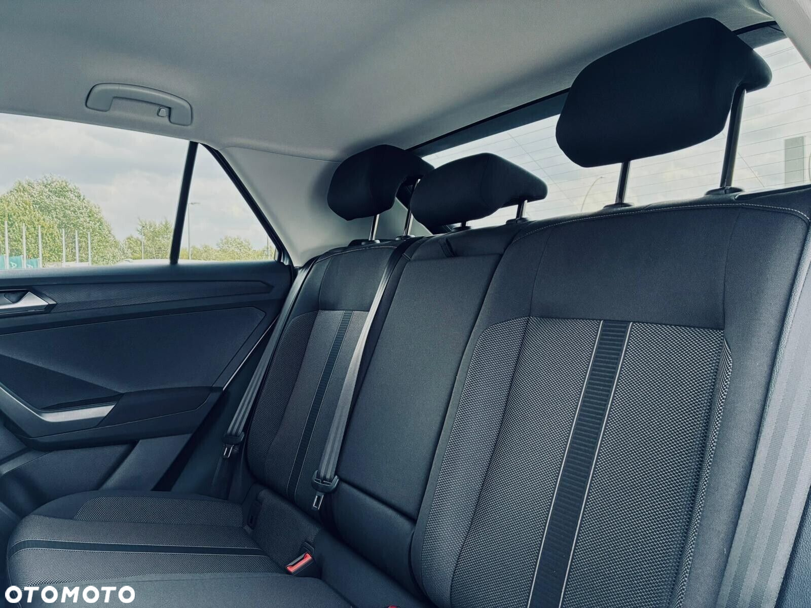 Volkswagen T-Roc - 7
