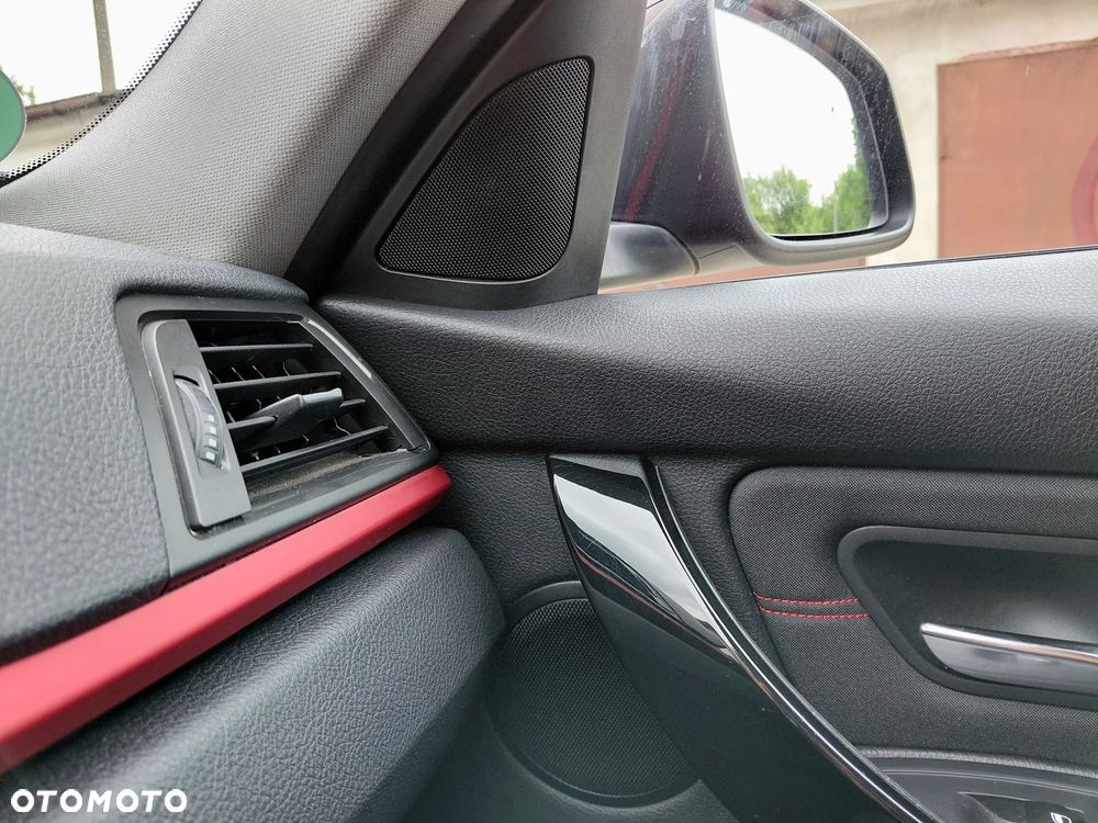 BMW Seria 3 320i M Sport - 24