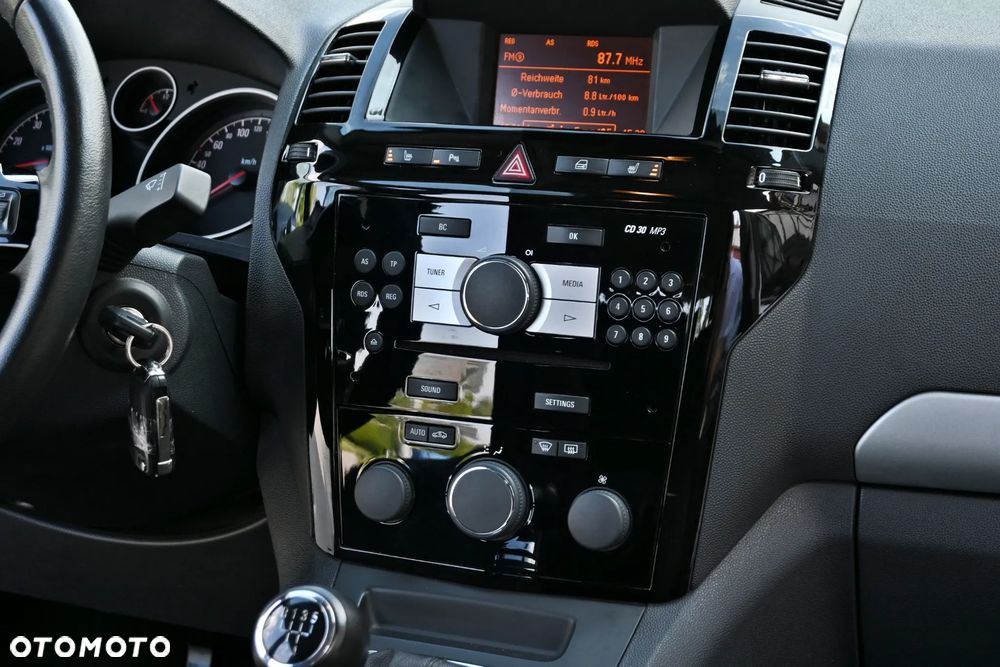 Opel Zafira 1.8 Cosmo - 24