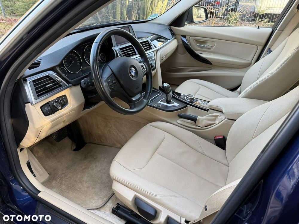 BMW Seria 3 320i Luxury Line - 19