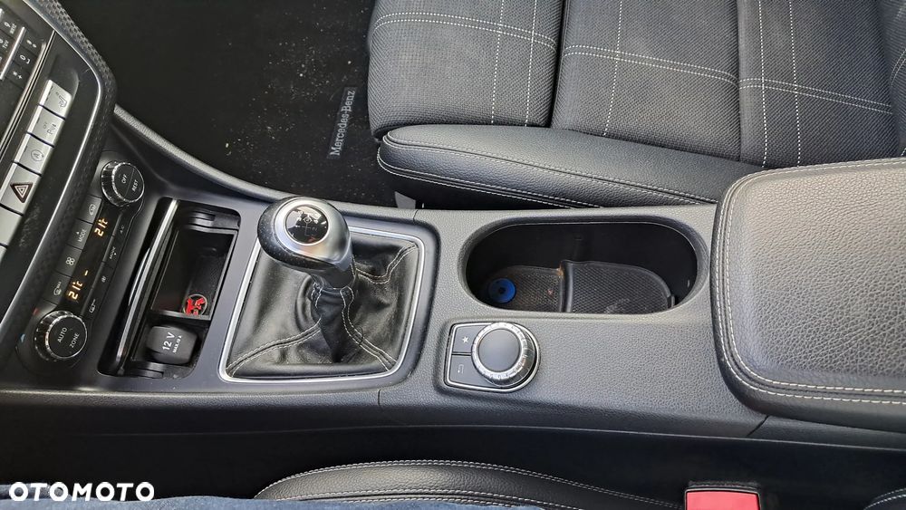 Mercedes-Benz Klasa A 200 (BlueEFFICIENCY) - 17