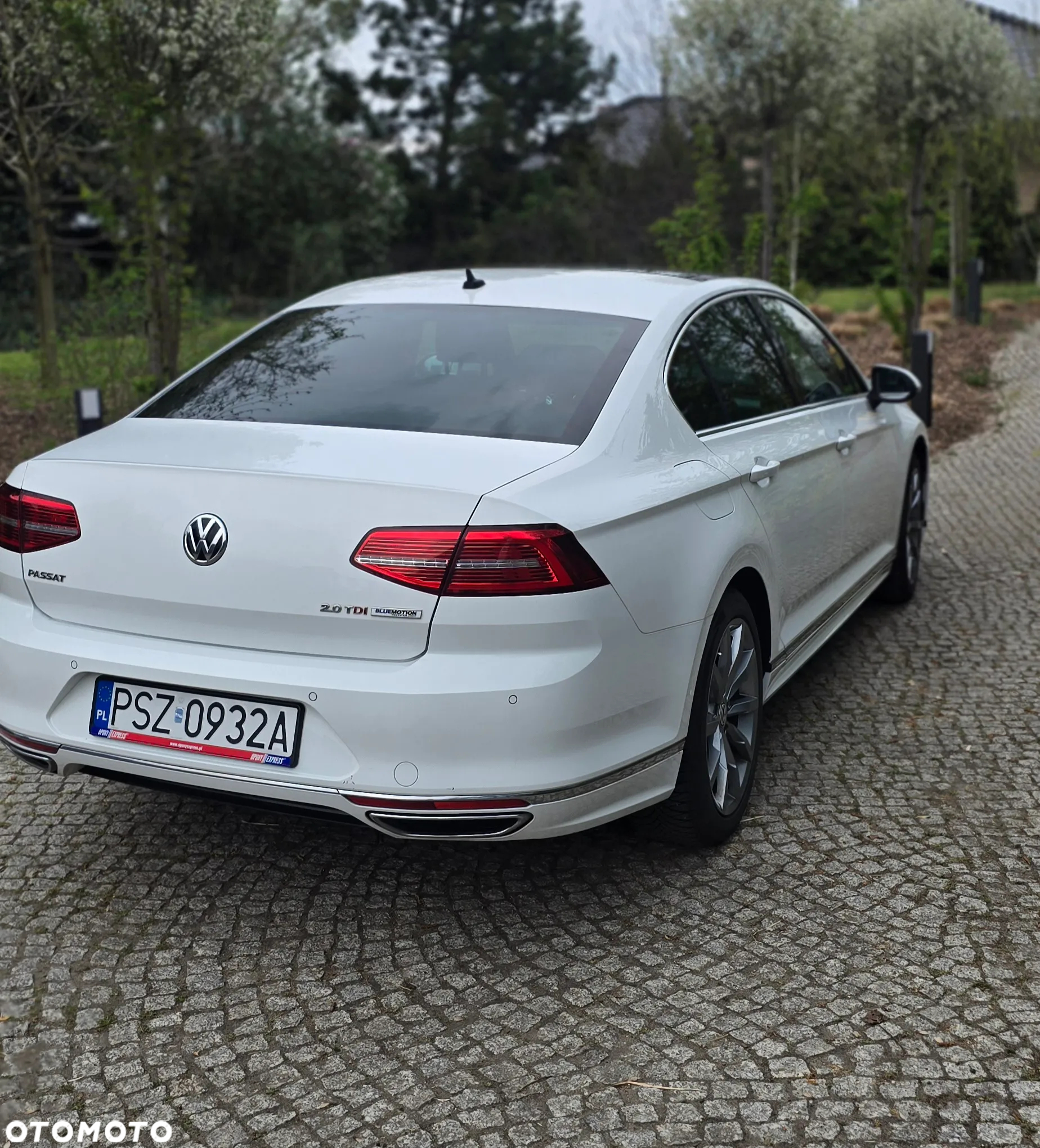 Volkswagen Passat - 10
