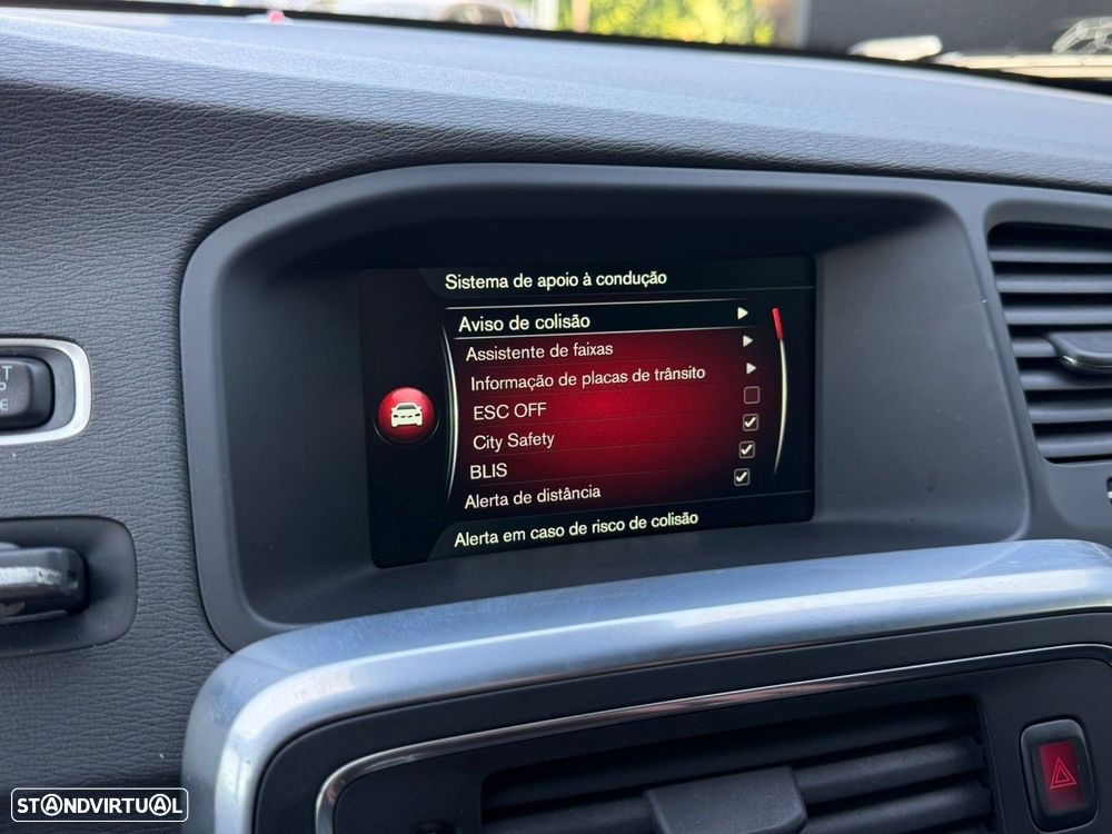 Volvo V60 Cross Country 2.0 D3 Summum Geartronic - 29