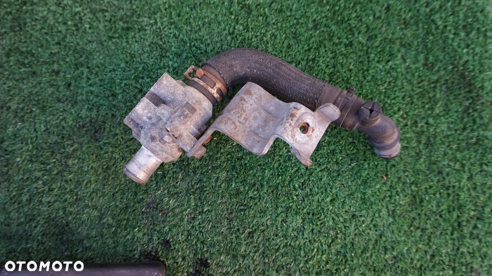 Renault Trafic II Opel Vivaro Nissan Primastar 2.0 DCI M9R podgrzewacz wody obudowa