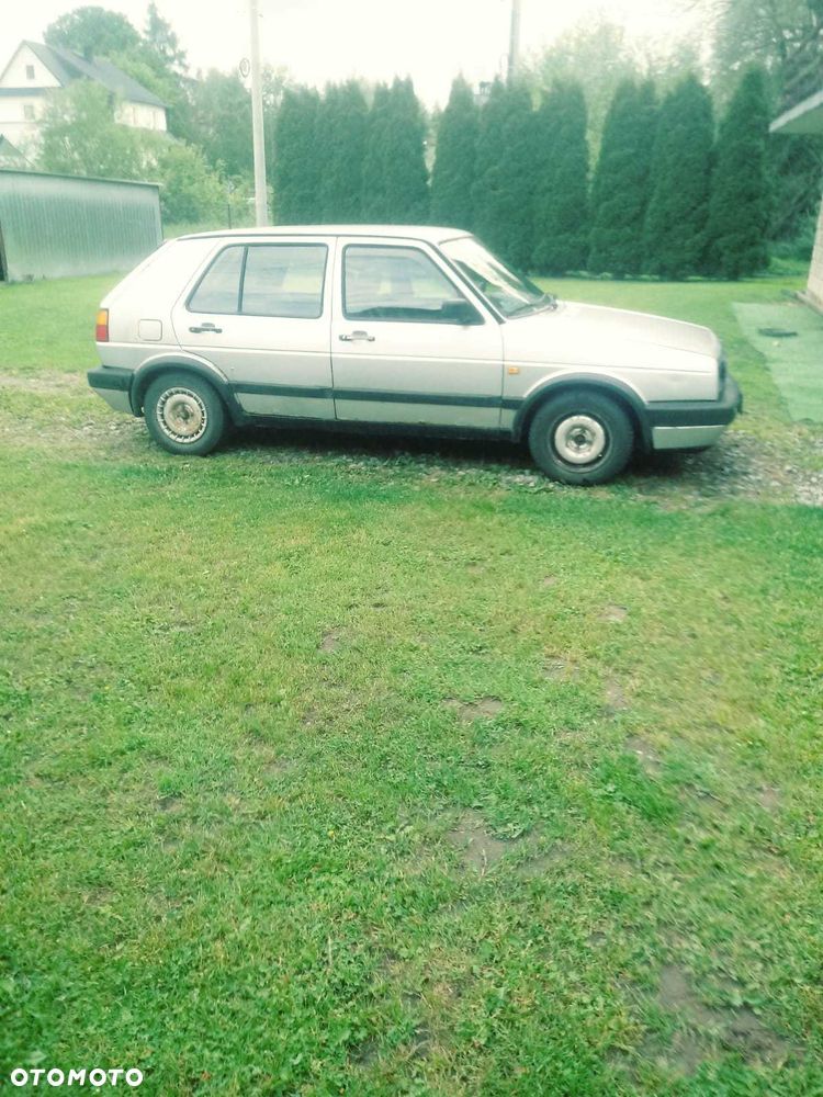 Volkswagen Golf - 2