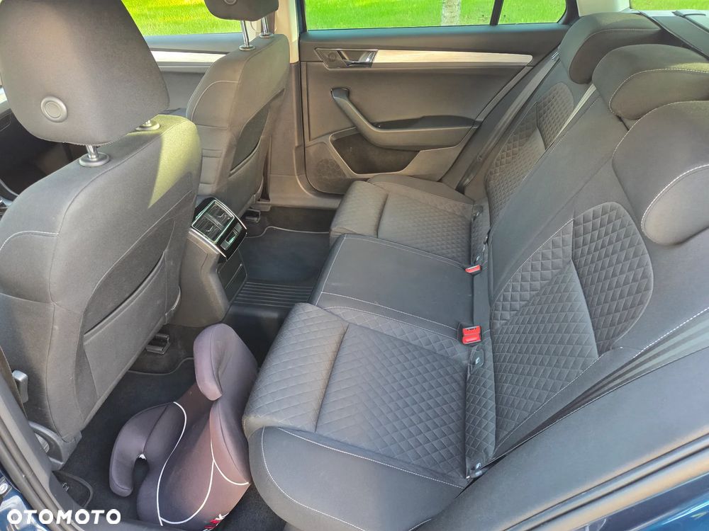 Skoda Superb 2.0 TDI Ambition DSG - 11
