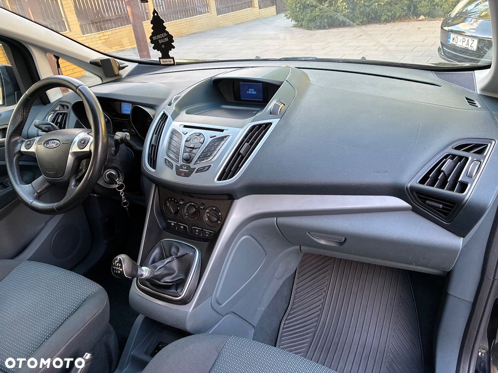 Ford Grand C-MAX - 27