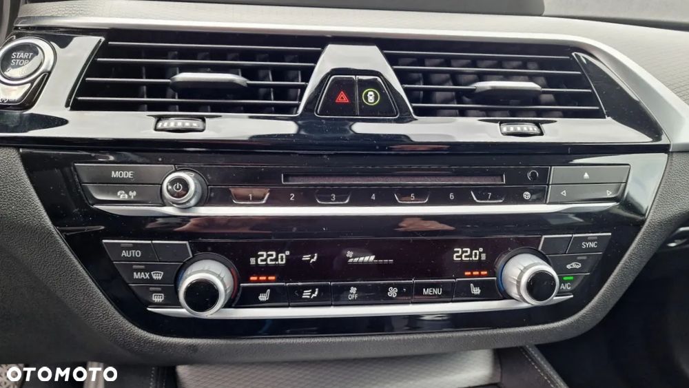 BMW Seria 5 530d Touring Sport Line - 36