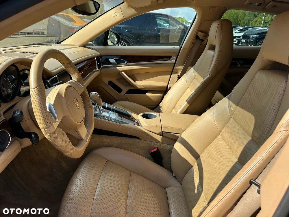 Porsche Panamera 4S - 12
