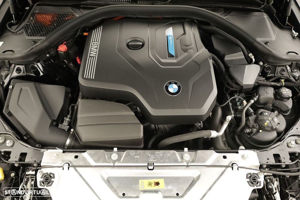 BMW 330 e Edição Desportiva M Auto - 25