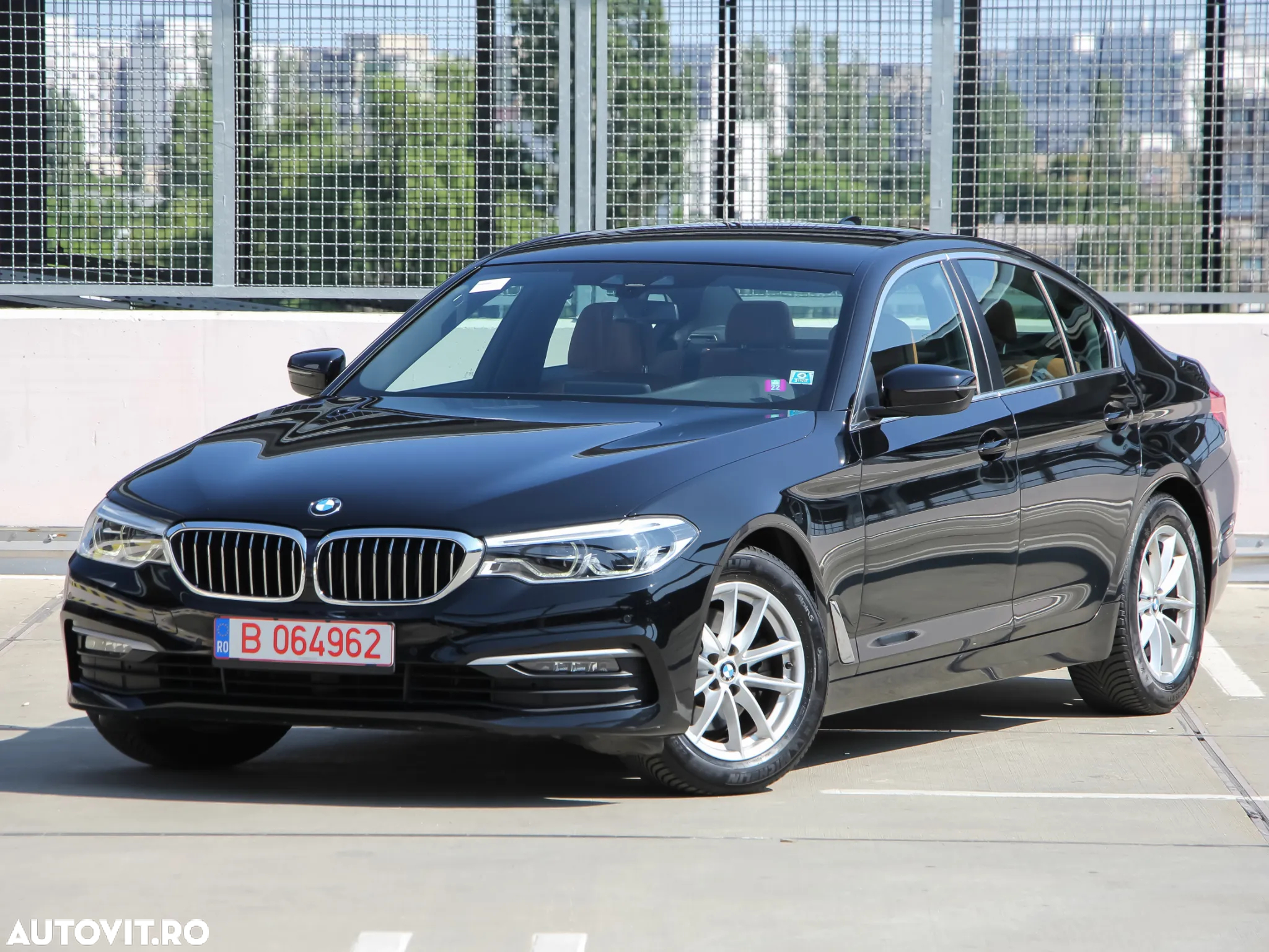 BMW Seria 5 520i AT - 11