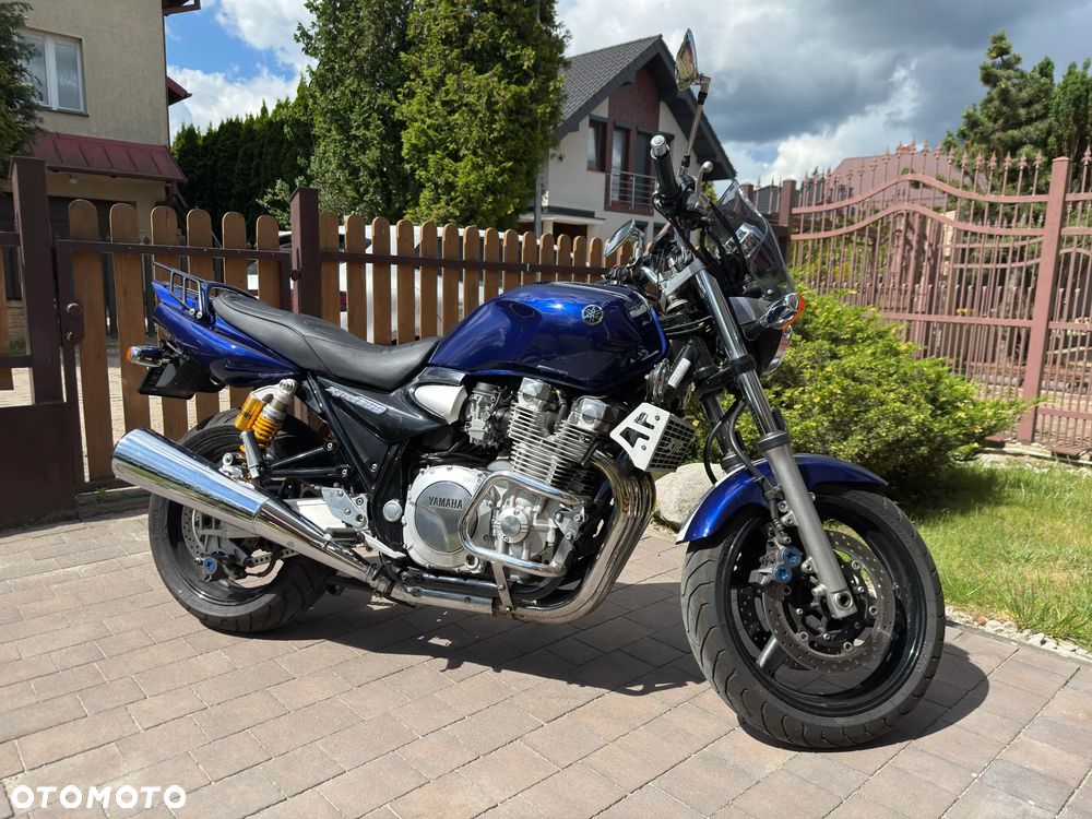 Yamaha XJR - 4