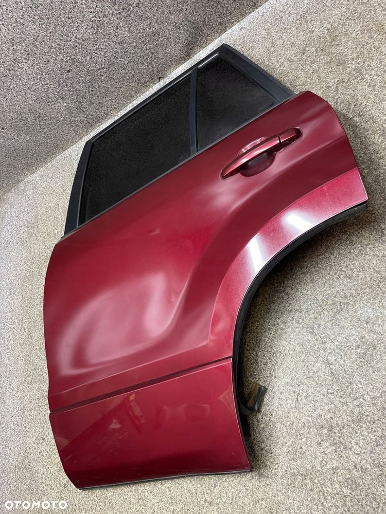 Drzwi lewy tyl lewe tylne listwa szyba ZY8 C13 Suzuki Grand Vitara 2 II - 7