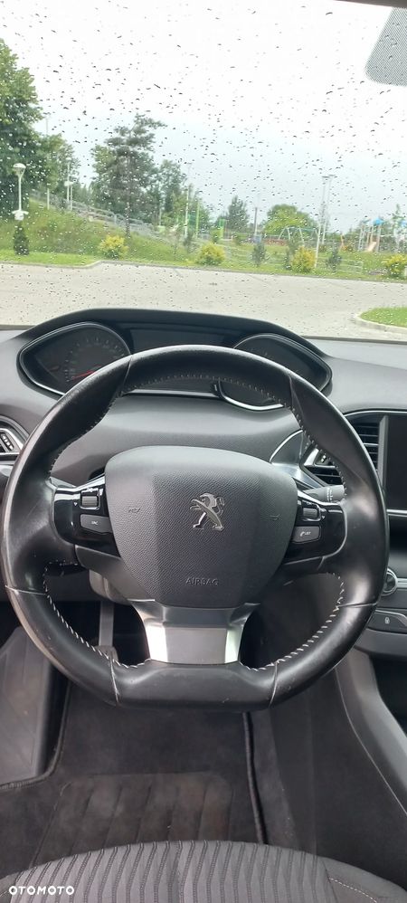 Peugeot 308 1.2 PureTech Business Line S&S - 14