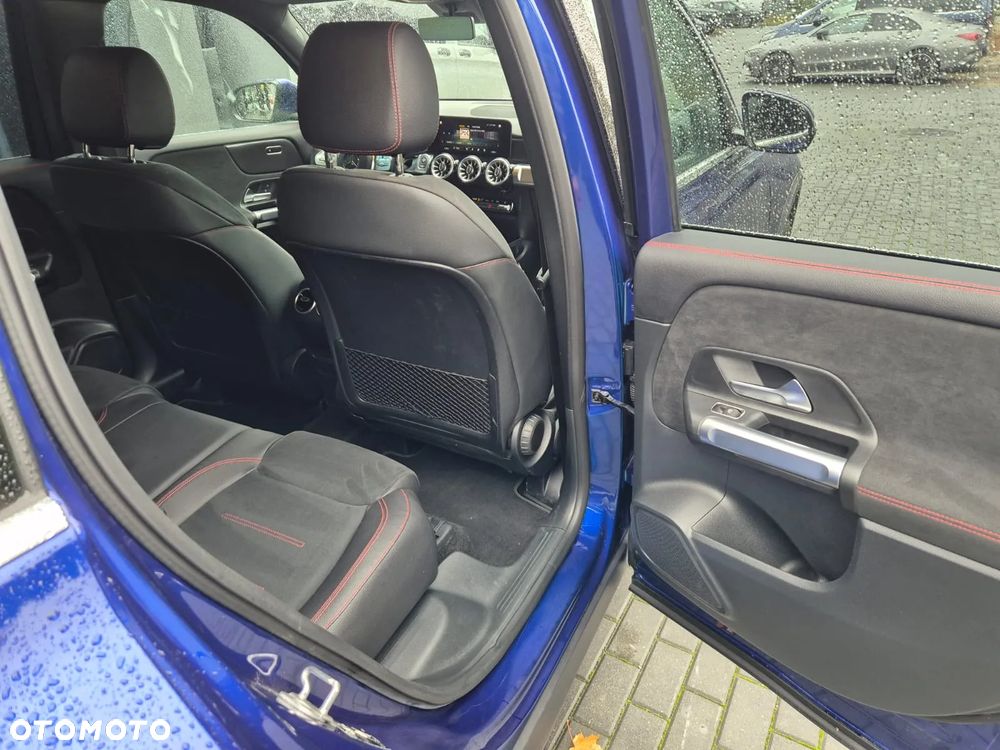 Mercedes-Benz GLB 200 4-Matic AMG Line 8G-DCT - 17