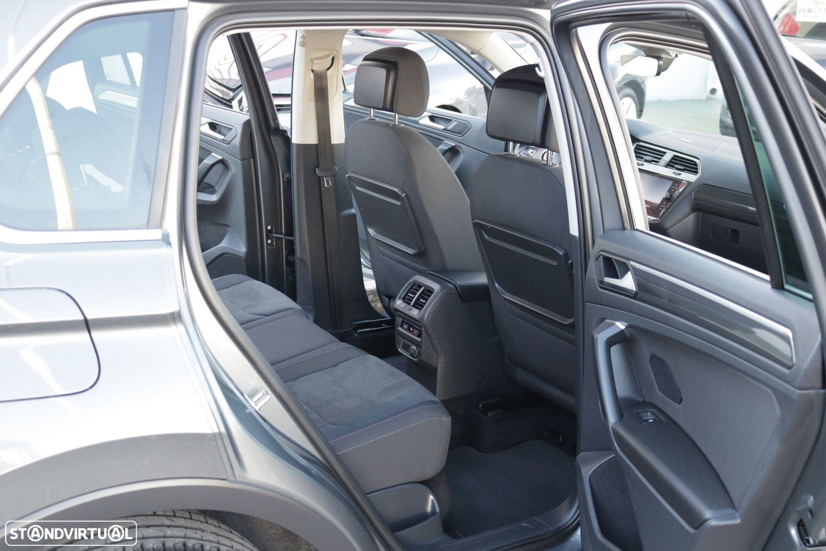 VW Tiguan 2.0 TDI Highline DSG - 25